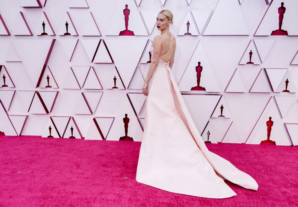 Oscars 2021: les plus beaux looks du tapis rouge